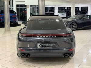 Porsche Panamera 4 E-HYBRID=HUGE SPEC//ONLY 8000 M - Image 4