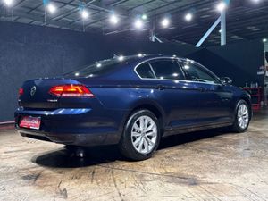 Volkswagen Passat 1.4L TSI COMFORT LINE - FACTORY - Image 4