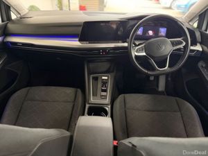 Volkswagen Golf Life 1.0 TSI Mhev 110HP 5 - Image 3