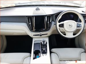 Volvo XC60 T6 350bhp AWD PHEV Ultimate Bright (Thr - Image 2