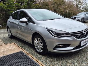 Opel Astra 1.4 Low Mileage 2018 - Image 4