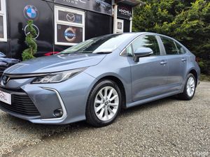 Toyota Corolla Luna 1.8 Petrol Hybrid 2019 - Image 4