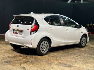 Toyota Aqua HYBRID AUTOMATIC 1.5L - REVERSE CAMERA - Image 4