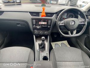 Skoda Octavia STYLE 1.6TDI 90HP - Image 2