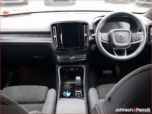 Volvo XC40 T4 197bhp PHEV R-Design - Two Year Volv - Image 2