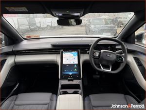 Ford Explorer Premium 77kWh Extended Range - Image 4