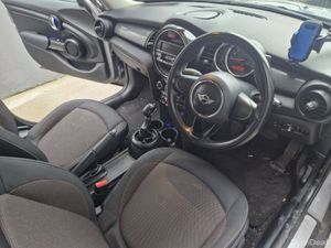 Mini Cooper AUTO , WARRANTY ,FINANCE ,VERY LOW KMS - Image 4