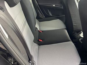 volkswagen up - Image 4