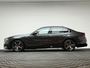 BMW 5-Series 550E M SPORT PRO XDRIVE - Image 4