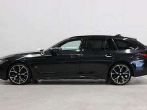 BMW 5-Series 2023 520D MHT MSPORT PRO ESTATE - Image 4