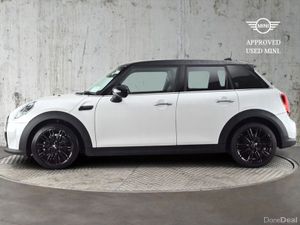 Mini Cooper 5-Door Cooper Exclusive - Image 3