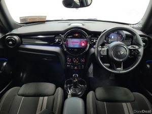 Mini Cooper 3-Door Cooper Sport - Image 4