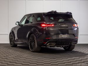 2026 Range Rover Sport P460e Dynamic SE - Image 4