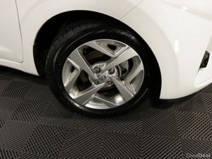Hyundai i10 DELUXE 1.0L PETROL HATCHBACK - Image 3