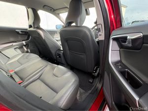 Volvo XC60 SE NAV D4 2.0 TD B4 R-DESIGN MHEV 197BH - Image 2