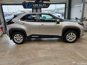 25 TOYOTA YARIS CROSS CR LUNA  EDITION HYBRID AUTO - Image 2