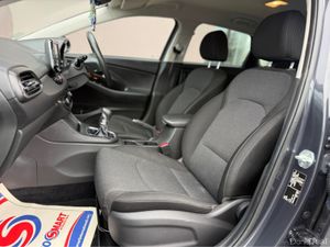 Hyundai i30 I 30 DELUXE 1.6 DIESEL HIGH SPEC - Image 3