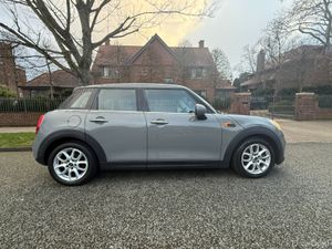 Mini Cooper. Auto. 91 Km. 1.5 D. 2-Year Warranty. - Image 4