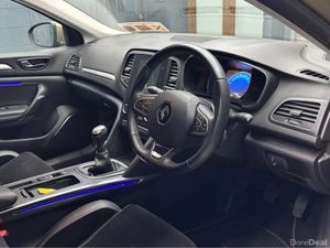 Renault Megane DYNAMIQUE S NAV DCI 110 4DR - Image 4