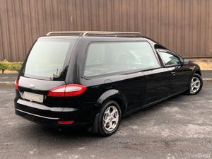 Ford Mondeo ZETEC 3DR AUTO - Image 3