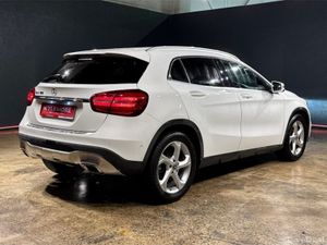 Mercedes-Benz GLA GLA 180 - 1.6L AUTOMATIC - FULL - Image 4