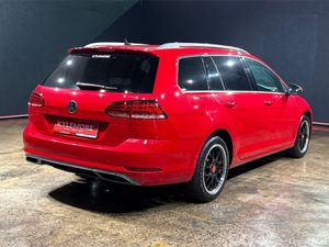 Volkswagen Golf 1.2L AUTOMATIC COMFORT LINE - UPGR - Image 4