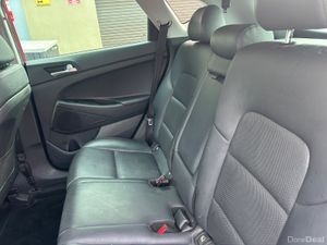 Hyundai Tucson 2016, black leather , SH - Image 4