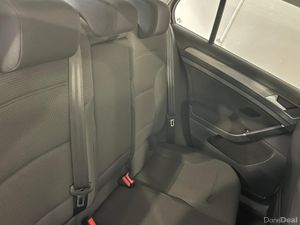 Volkswagen Golf 1.6 TDI SE NAV BLUEMOTION 115PS 5D - Image 4