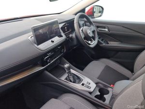 Nissan Qashqai 1.3 PET MILD HYBRID SV PREMIUM - Image 4