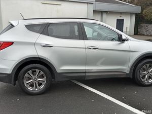 HYUNDAI SANTA FE/2015/2.2 DIESEL/7 SEATER/MANUAL - Image 4