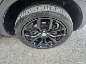 Land Rover Discovery Sport 2018 2.0 AUTO 7 SEATS - Image 3