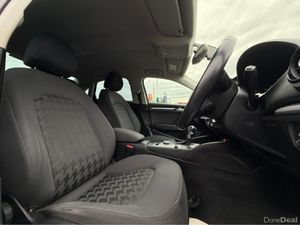 Audi A3 SALOON 1.4 TFSI PRIVACY GLASS  - PARKING S - Image 4