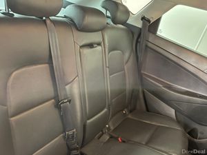 Hyundai Tucson Tucson PREMIUM 5DR - Image 4