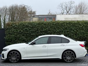 BMW 3-Series 330e M-SPORT COMPETITION 2.0 HYBRID * - Image 3