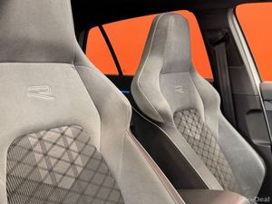 Volkswagen Golf Rline 1.5 TSI Mhev 130HP #34 - Image 4