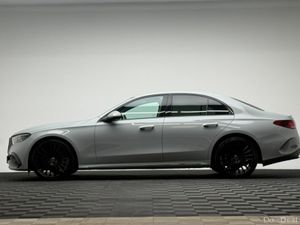 Mercedes-Benz E-Class E220D AMG LINE - Image 4