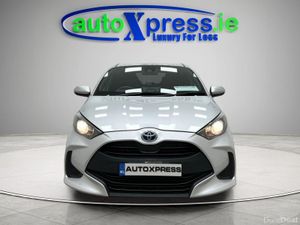 Toyota Yaris 1.5 HYBRID X Automatic, Reversing cam - Image 3