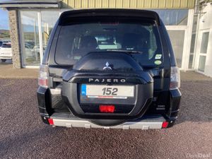 2015 Mitsubishi Pajero LWB Auto - Image 3