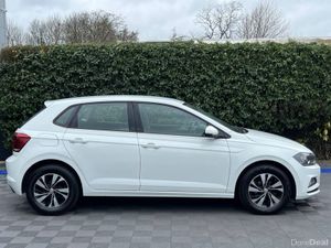 Volkswagen Polo COMFORTLINE 1.0 // APPLE CARPLAY/A - Image 3