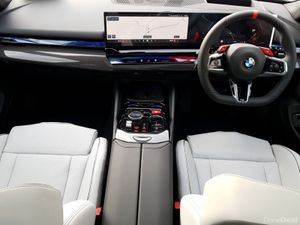 BMW M5 Saloon - Image 4