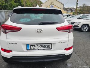 Hyundai Tucson 2017 PREMIUM 1.7 CDRI - Image 4