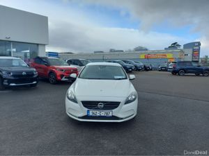Volvo V40 D2 SE 5DR - Image 2