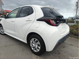 Toyota Yaris 1.0 AUTO - Image 3