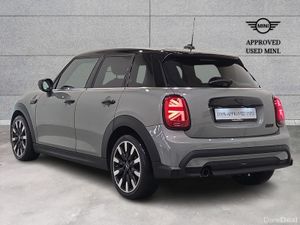 Mini Cooper 5-Door Cooper Exclusive - Image 3