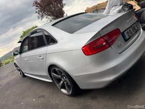 Audi A4 2012 Sline manual 2.0 tdi - Image 4