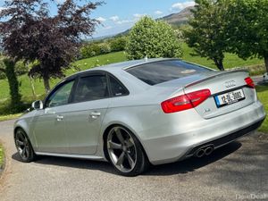 Audi A4 2012 Sline manual 2.0 tdi - Image 2