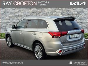 Mitsubishi Outlander 2.4L Plug-in EV Intense 5 sea - Image 4