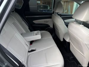 Hyundai Tucson ix35 Executive Plus 2tone 5DR Auto - Image 4