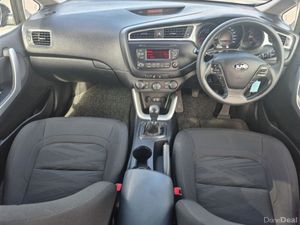 Kia Ceed ** TX ** 1.4 ** LOW KMS ** TRINITY MOTORS - Image 2