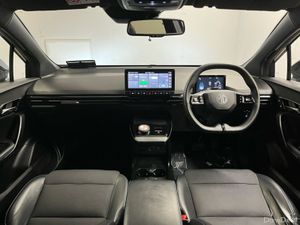 MG MG4 Trophy EV 64kWh 203BHP - Reversing Camera - - Image 4